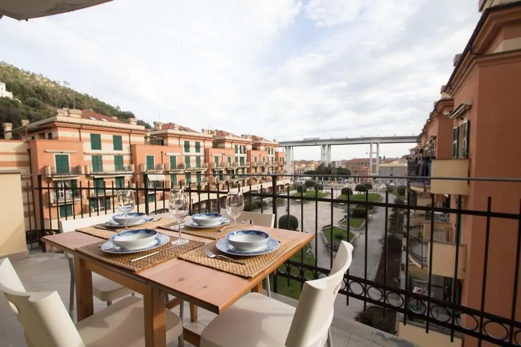 Appartamento ristrutturato con terrazzo Varazze Italia